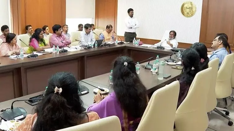 అపాయిట్మెంట్ లెటర్లిచ్చి పోస్టుంగులు మరిచిన రేవంత్ ప్రభుత్వం అపాయిట్మెంట్ లెటర్లిచ్చి పోస్టుంగులు మరిచిన రేవంత్ ప్రభుత్వం