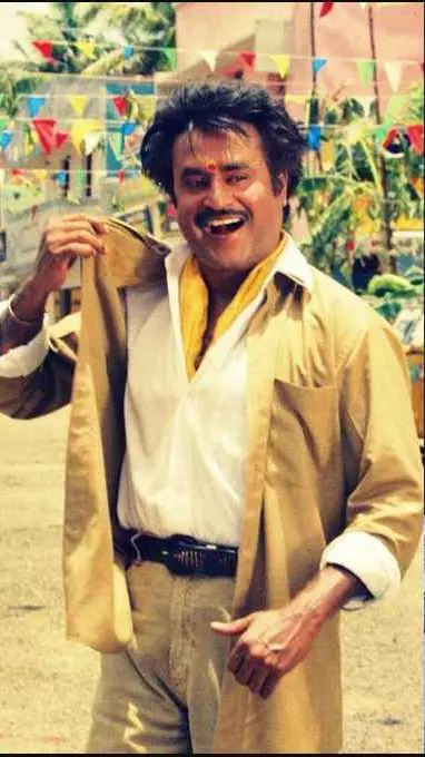 రజనీకాంత్ చేస్తోంది సాహసమా.. లేక పొరపాటా?