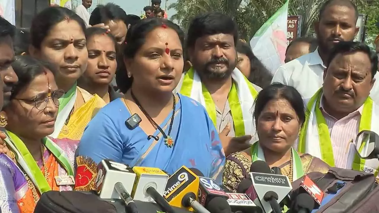 సీఎం రేవంత్, వీధి రౌడీలా మాట్లాడుతున్నారా..? సీఎం రేవంత్, వీధి రౌడీలా మాట్లాడుతున్నారా..?