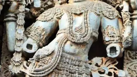 శిథిల సౌందర్యం (మండే కవిత)