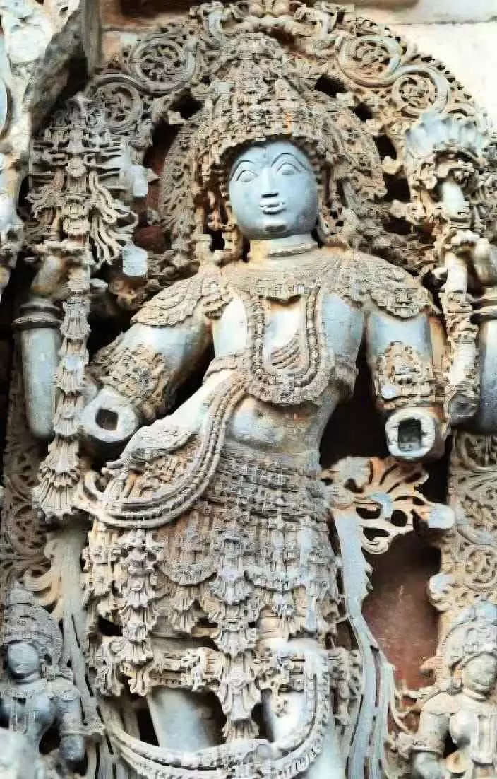 శిథిల సౌందర్యం (మండే కవిత)