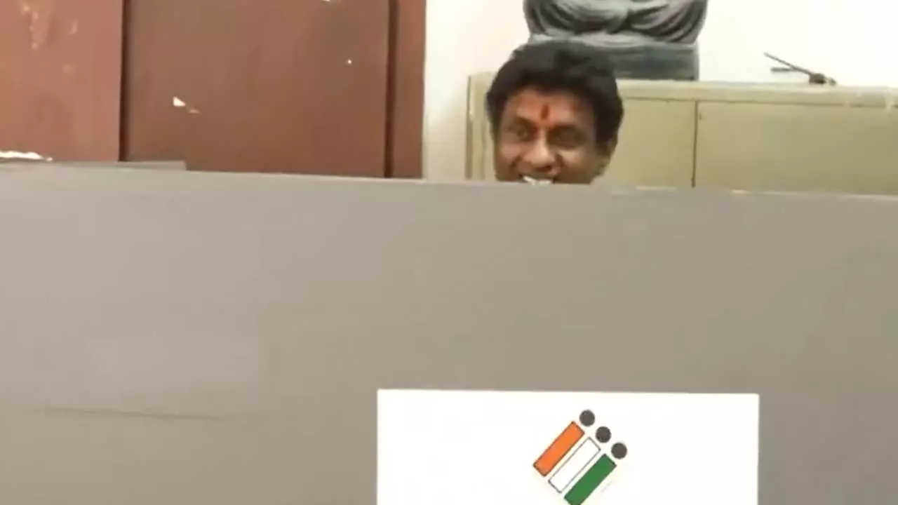 జూబ్లీహిల్స్ ఉప ఎన్నికల సందర్భంగా ఓటు వేసిన బీజేపీ... ... మొదలైన జూబ్లీహిల్స్ ఉపఎన్నిక పోలింగ్