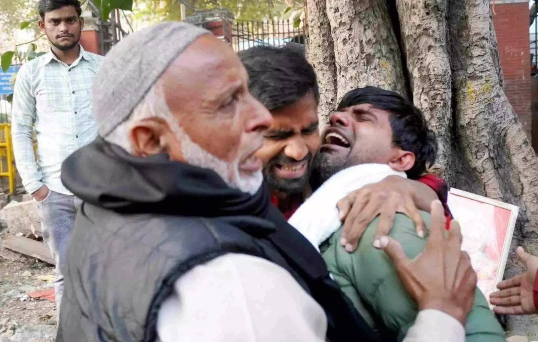 బస్సు కండక్టర్, వ్యాపారవేత్త సహ 12 మంది మృతి