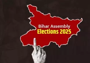 బీహార్ లో హోరాహోరీ, మరికొద్ది గంటల్లో తేలనున్న ఫలితం బీహార్ లో హోరాహోరీ, మరికొద్ది గంటల్లో తేలనున్న ఫలితం