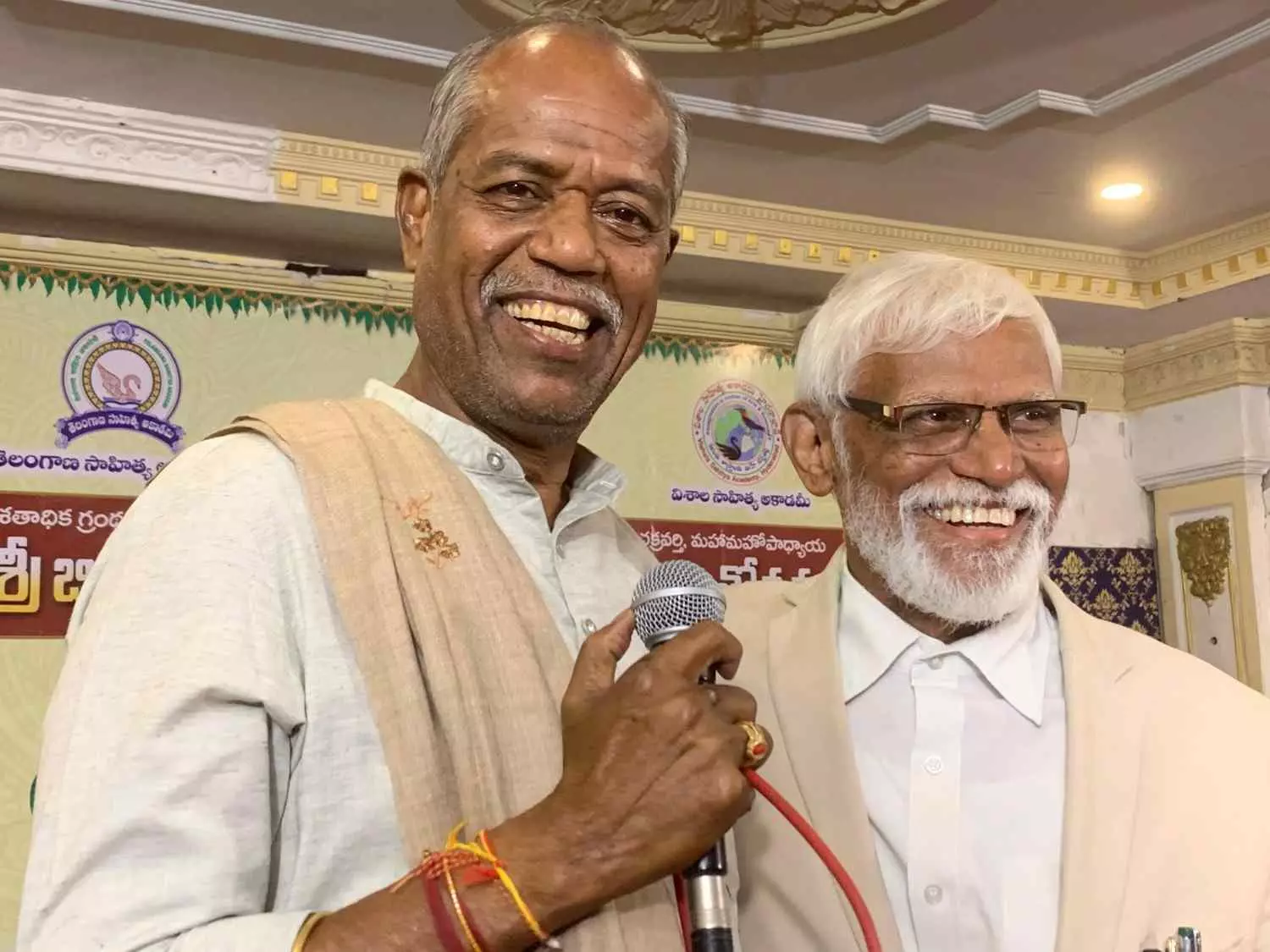 ఆత్మాభిమానమే అందెశ్రీ కూడ బెట్టిన సంపద ఆత్మాభిమానమే అందెశ్రీ కూడ బెట్టిన సంపద