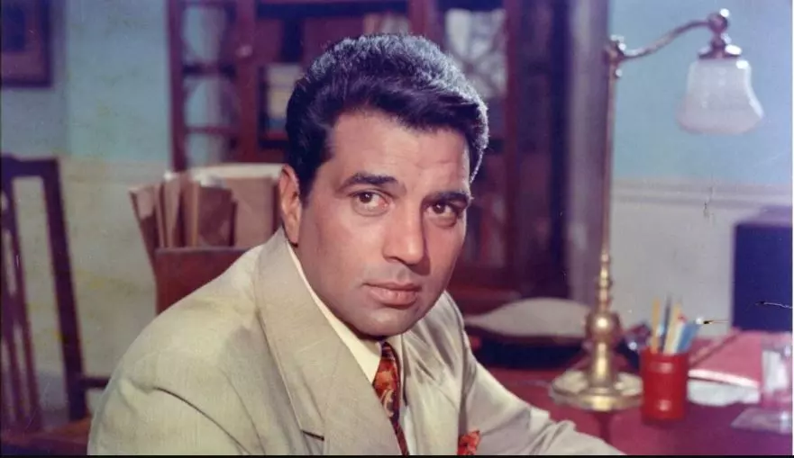 తెలుగువారినీ ఊపేసిన ధర్మేంద్ర హిట్స్ తెలుగువారినీ ఊపేసిన ధర్మేంద్ర హిట్స్