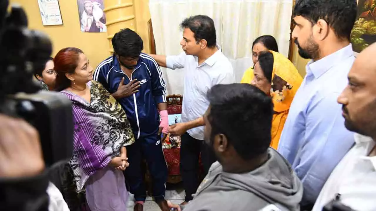 ‘కాంగ్రెస్ తన గూండాయిజం షురూ చేసింది’ ‘కాంగ్రెస్ తన గూండాయిజం షురూ చేసింది’