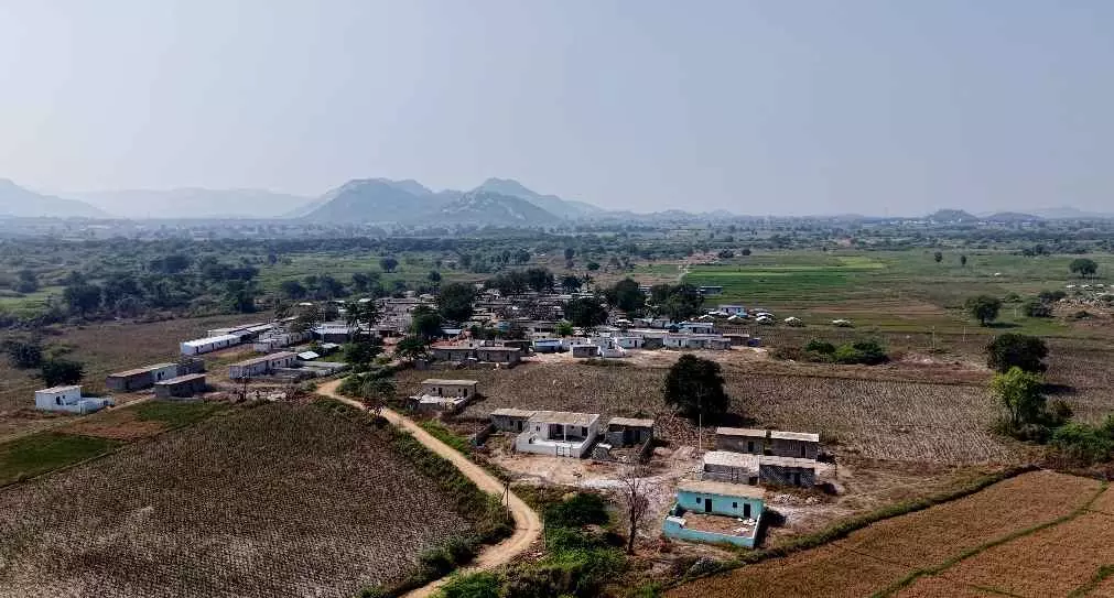 తెలంగాణలోని ఈ పల్లెలో రాత్రి పూట ఎవరూ నిద్రపోరు! తెలంగాణలోని ఈ పల్లెలో రాత్రి పూట ఎవరూ నిద్రపోరు!