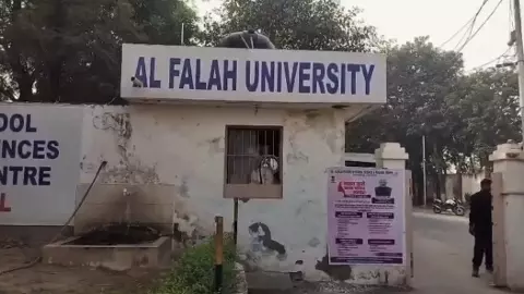 ఎర్రకోట పేలుడు: ‘అల్ ఫలాహ్’ లో ఈడీ సోదాలు