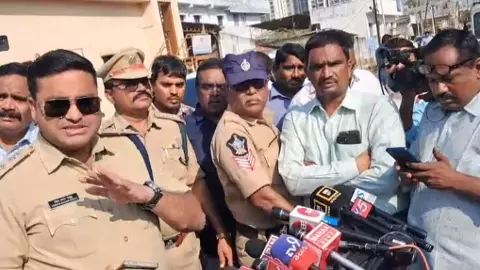 విజయవాడ లో 27 మంది మావోయిస్టుల అరెస్ట్ విజయవాడ లో 27 మంది మావోయిస్టుల అరెస్ట్