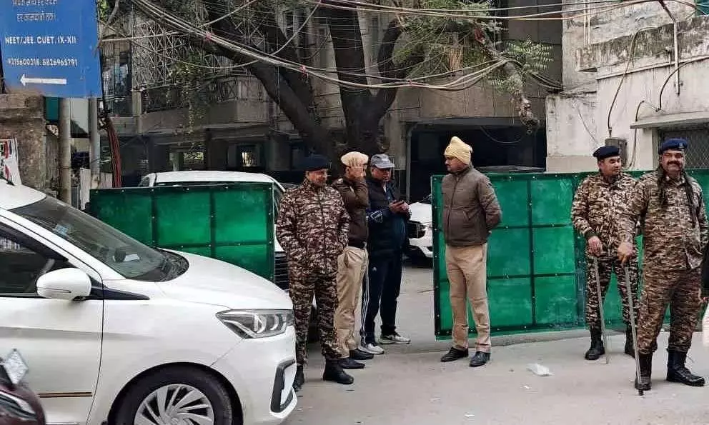 అల్ఫలాహ్ గ్రూప్ చైర్మన్ సిద్ధిఖీ కస్టడీకి కోర్టు అనుమతి.. అల్ఫలాహ్ గ్రూప్ చైర్మన్ సిద్ధిఖీ కస్టడీకి కోర్టు అనుమతి..