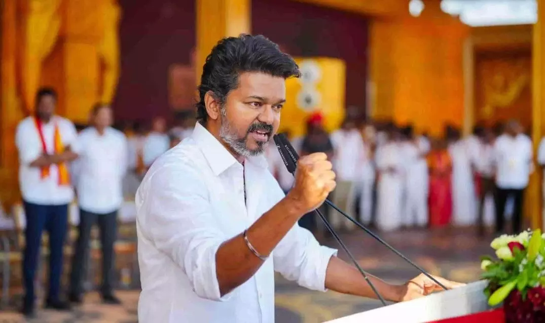 ఈ సారి విజయ్ పార్టీది ‘ఇండోర్ మీటింగ్’...