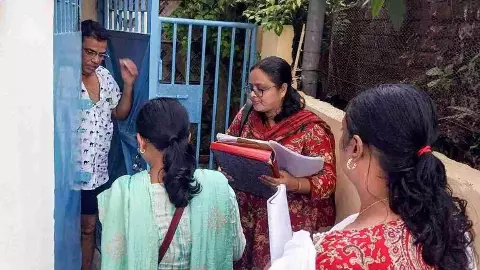 99 శాతానికి ఓటర్లకు ఎన్యూమరేషన్ ఫారాల పంపిణీ పూర్తి: ఈసీ