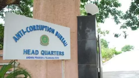 ఏసీబీ ప్రాసిక్యూషన్ ఫైళ్లకు సర్కారు మోక్షమెప్పుడు? ఏసీబీ ప్రాసిక్యూషన్ ఫైళ్లకు సర్కారు మోక్షమెప్పుడు?