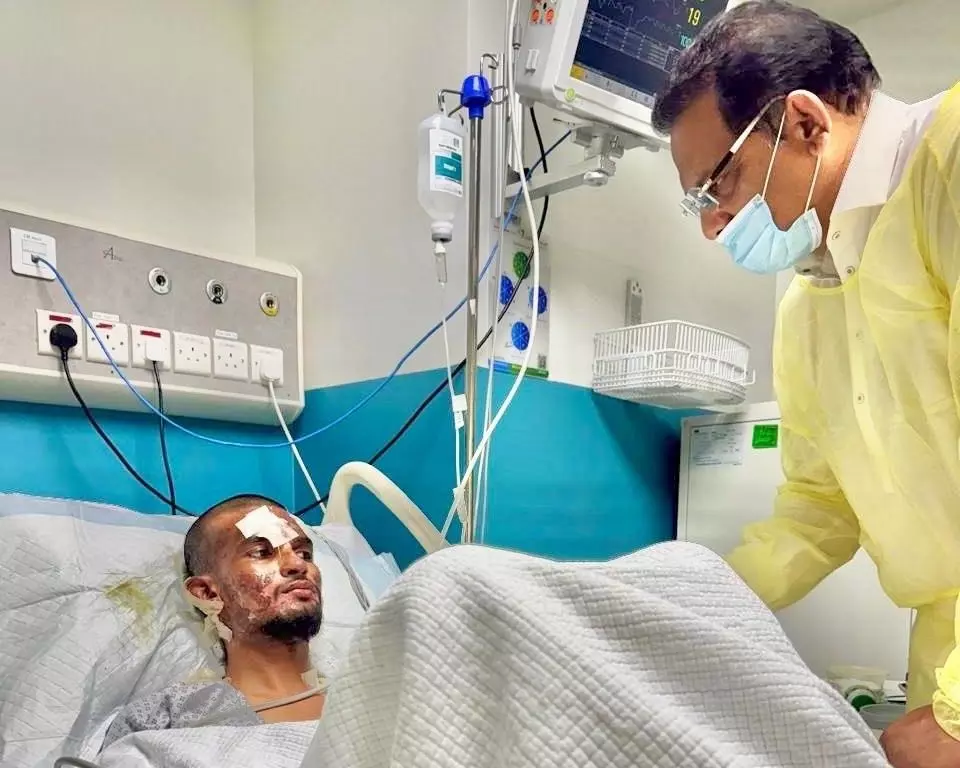 మదీనా విషాదం: షోయబ్కు తెలంగాణ సర్కారు చేయూత మదీనా విషాదం: షోయబ్కు తెలంగాణ సర్కారు చేయూత