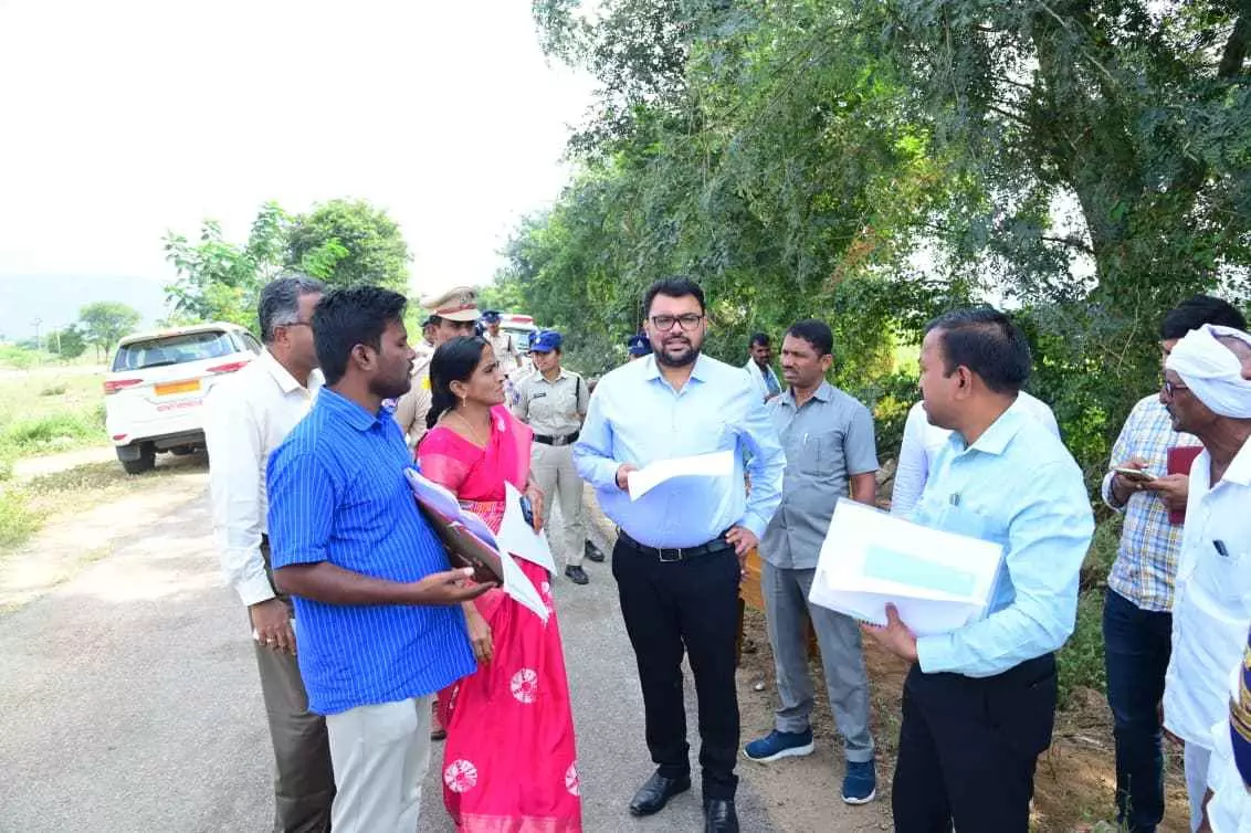 మర్లపాడు తండాకు కలెక్టర్ భరోసా ! మర్లపాడు తండాకు కలెక్టర్ భరోసా !