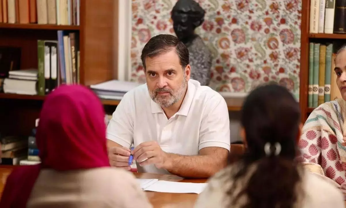 ‘ఢిల్లీ వాయు కాలుష్యంపై పార్లమెంటులో చర్చించాలి’