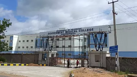 నాగర్ కర్నూల్ మెడికల్ కాలేజిలో ర్యాగింగ్ కలకలం నాగర్ కర్నూల్ మెడికల్ కాలేజిలో ర్యాగింగ్ కలకలం