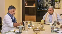 అల్ఫాహార దౌత్యం: డీకే శివకుమార్ ఇంటికి వెళ్లిన సీఎం సిద్ధరామయ్య