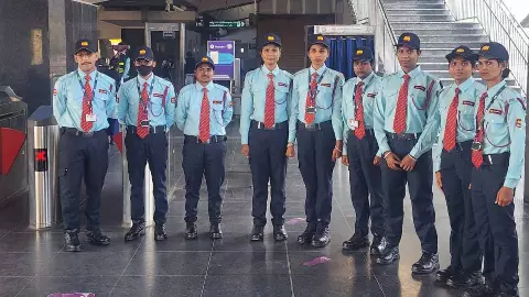 మెట్రో సిబ్బందిగా ట్రాన్స్ జెండర్లు