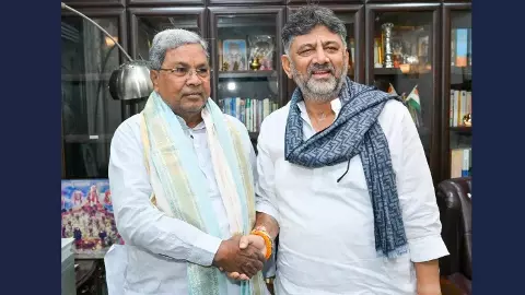 మంగళూరు విమానాశ్రయంలో నినాదాల హోరు..