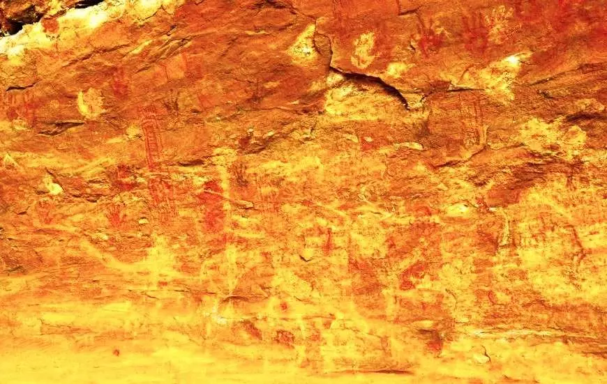 తెలంగాణాలో 100 దాటుతున్న రాతి చిత్రాల తావులు