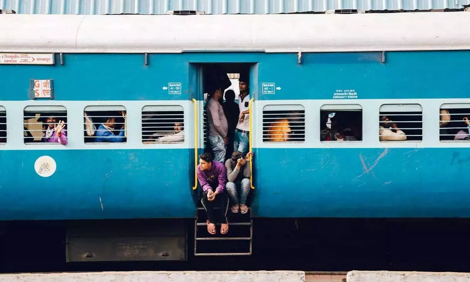 నేడు, రేపు ప్రత్యేక రైళ్లు.. నేడు, రేపు ప్రత్యేక రైళ్లు..