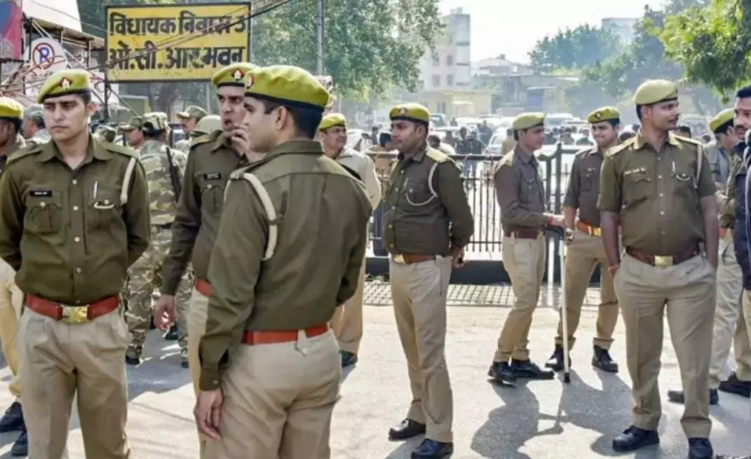 అక్రమ వలసదారులపై వారణాసిలో పోలీసుల సెర్చింగ్