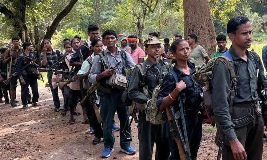 చత్తీస్ గడ్ లో మావోయిస్టు పార్టీ అగ్రనేత లొంగుబాటు చత్తీస్ గడ్ లో మావోయిస్టు పార్టీ అగ్రనేత లొంగుబాటు