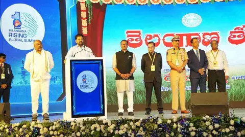 ప్రతి కలెక్టరేట్ లో తెలంగాణా తల్లి విగ్రహం ప్రతి కలెక్టరేట్ లో తెలంగాణా తల్లి విగ్రహం