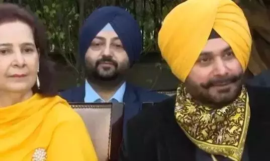 సీఎం కుర్చీకి రూ. 500 కోట్లు సీఎం కుర్చీకి రూ. 500 కోట్లు