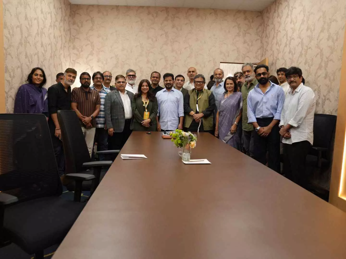 సినీ పరిశ్రమకు అన్ని సౌకర్యాలు సినీ పరిశ్రమకు అన్ని సౌకర్యాలు