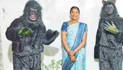 తెలంగాణ గ్రామ పంచాయతీ ఎన్నికల్లో కోతుల పంచాయితీ! తెలంగాణ గ్రామ పంచాయతీ ఎన్నికల్లో కోతుల పంచాయితీ!