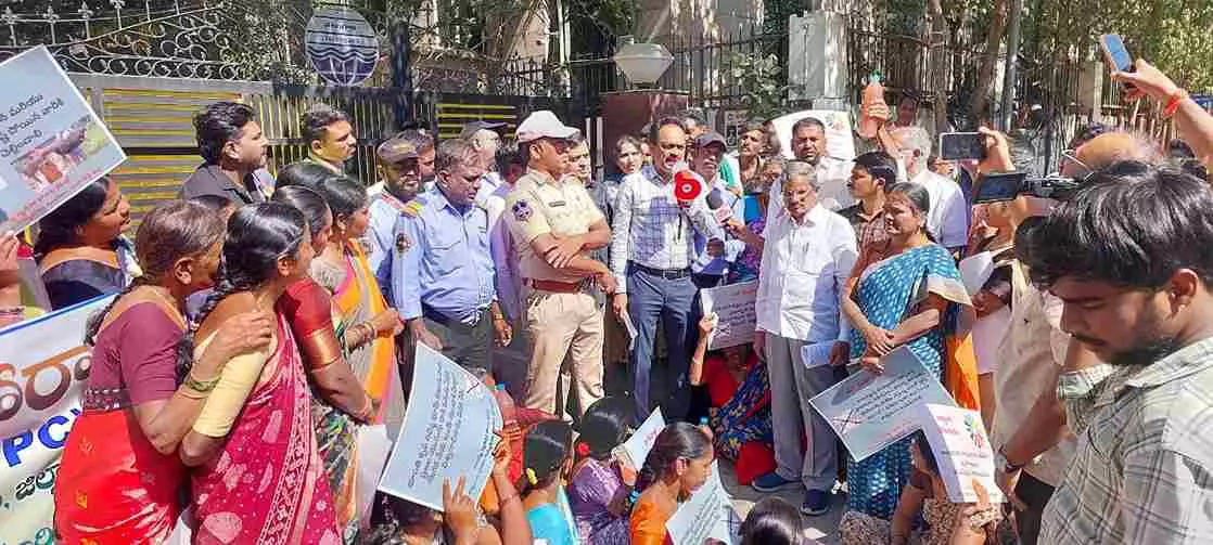 ‘దోమడుగు గ్రామంలో హెటిరో డ్రగ్స్ కంపనీని మూసేయాలి’ ‘దోమడుగు గ్రామంలో హెటిరో డ్రగ్స్ కంపనీని మూసేయాలి’