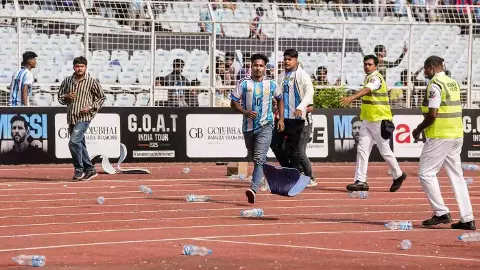 మెస్సీ, ఆయన అభిమానులకు క్షమాపణ చెప్పిన పశ్చిమ బెంగాల్ సీఎం మమత మెస్సీ, ఆయన అభిమానులకు క్షమాపణ చెప్పిన పశ్చిమ బెంగాల్ సీఎం మమత