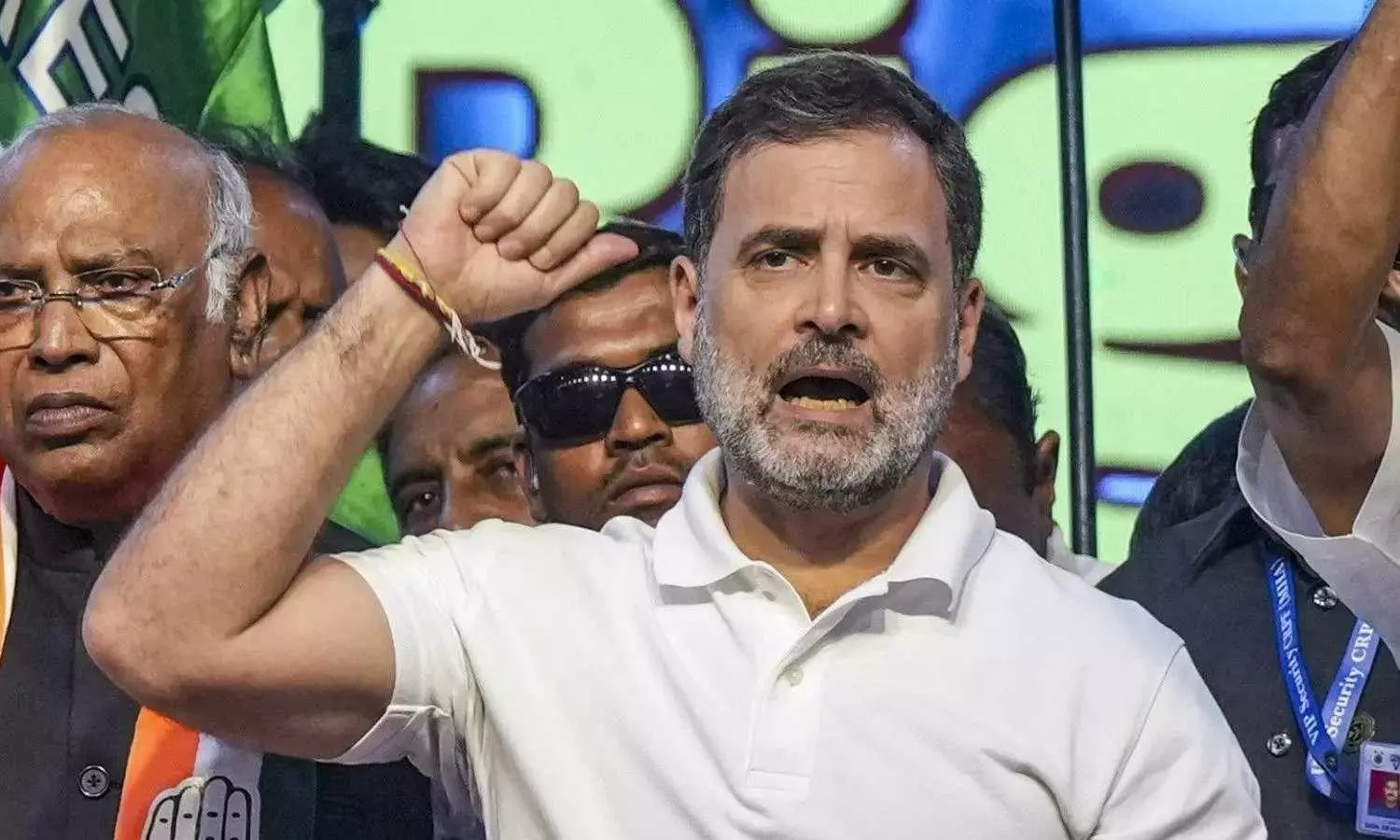 ఓటు చోరీకి వ్యతిరేకంగా కాంగ్రెస్ ర్యాలీ .. ఓటు చోరీకి వ్యతిరేకంగా కాంగ్రెస్ ర్యాలీ ..