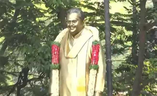 నిరసనల మధ్య SPB విగ్రహావిష్కరణ