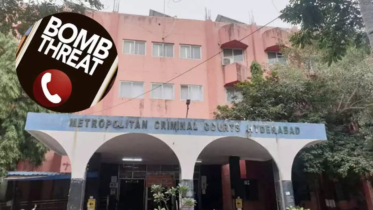 నాంపల్లి సీబీఐ కోర్టుకు బాంబు బెదిరింపు నాంపల్లి సీబీఐ కోర్టుకు బాంబు బెదిరింపు