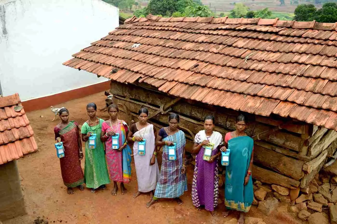 కరెంట్ బల్బ్ చూడని చీకటి పల్లెలు! కరెంట్ బల్బ్ చూడని చీకటి పల్లెలు!