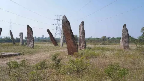 ఆ టవర్లు తప్పుకోవాల్సిందే!
