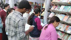 ‘నావంటి వారికి బుక్ ఫేర్ ఒక సమ్నక్క జాతర’