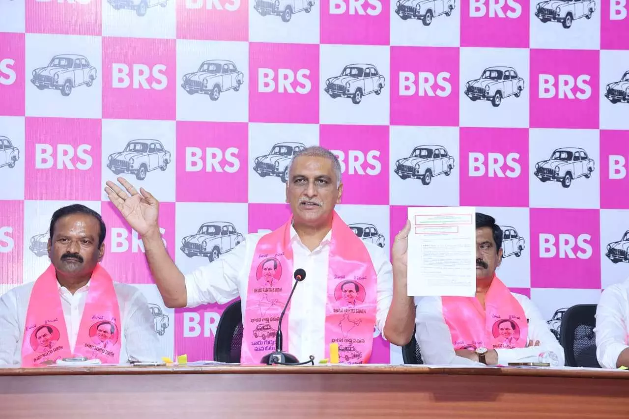 రేవంత్ ఏపీ జల దోపిడీకి సహకరిస్తున్నారు: హరీశ్ రావు రేవంత్ ఏపీ జల దోపిడీకి సహకరిస్తున్నారు: హరీశ్ రావు