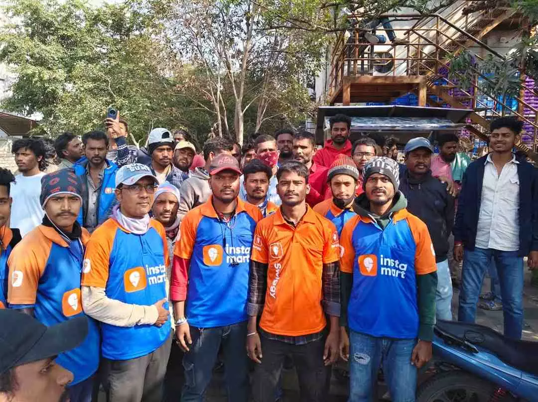 న్యూ ఇయర్ వేళ గిగ్ వర్కర్ల మెగా స్ట్రైక్ న్యూ ఇయర్ వేళ గిగ్ వర్కర్ల మెగా స్ట్రైక్