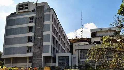 టైమైపోతుంటే.. GHMC కార్పొరేటర్ల స్టడీ టూర్లతో ఒరిగేదేమిటీ? టైమైపోతుంటే.. GHMC కార్పొరేటర్ల స్టడీ టూర్లతో ఒరిగేదేమిటీ?