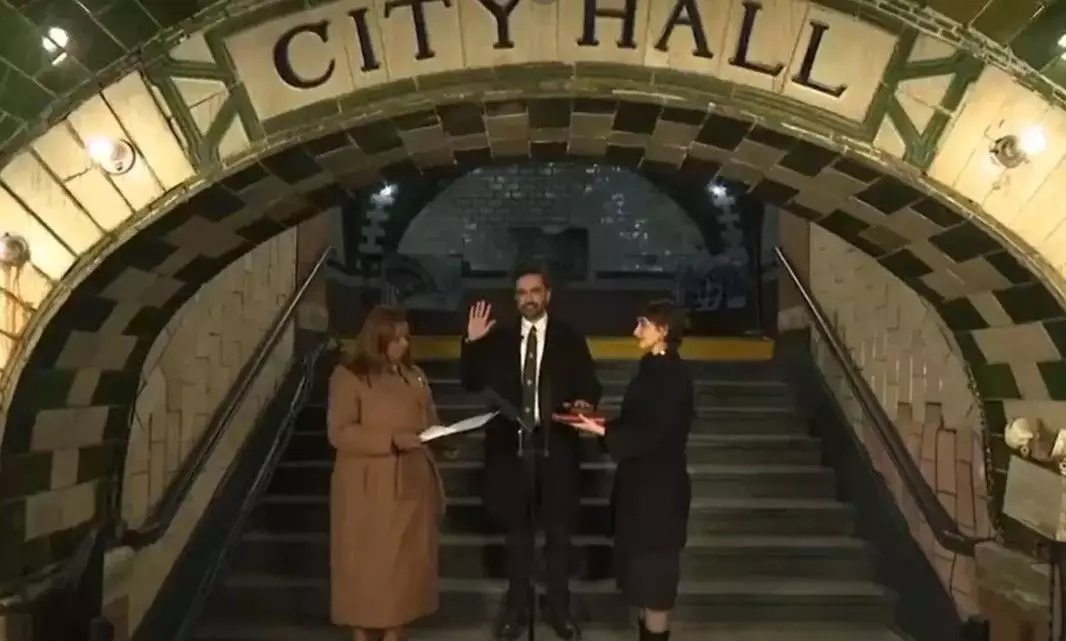 న్యూయార్క్ మేయర్ గా మమ్ధానీ ప్రమాణ స్వీకారం న్యూయార్క్ మేయర్ గా మమ్ధానీ ప్రమాణ స్వీకారం