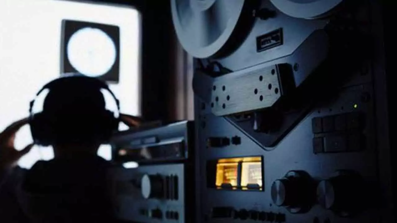 Phone Tapping Case: సీఎం తమ్ముడికి నోటీసులు Phone Tapping Case: సీఎం తమ్ముడికి నోటీసులు