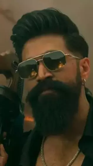 ఛీ ఛీ.. ఇదేం ప్రోమో.. ‘టాక్సిక్’ పై విమర్శలు ఛీ ఛీ.. ఇదేం ప్రోమో.. ‘టాక్సిక్’ పై విమర్శలు