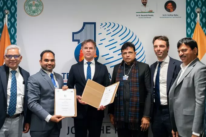 ఫ్యూచర్ సిటీలో 100 మెగావాట్ల ఏఐడేటా సెంటర్ ఫ్యూచర్ సిటీలో 100 మెగావాట్ల ఏఐడేటా సెంటర్