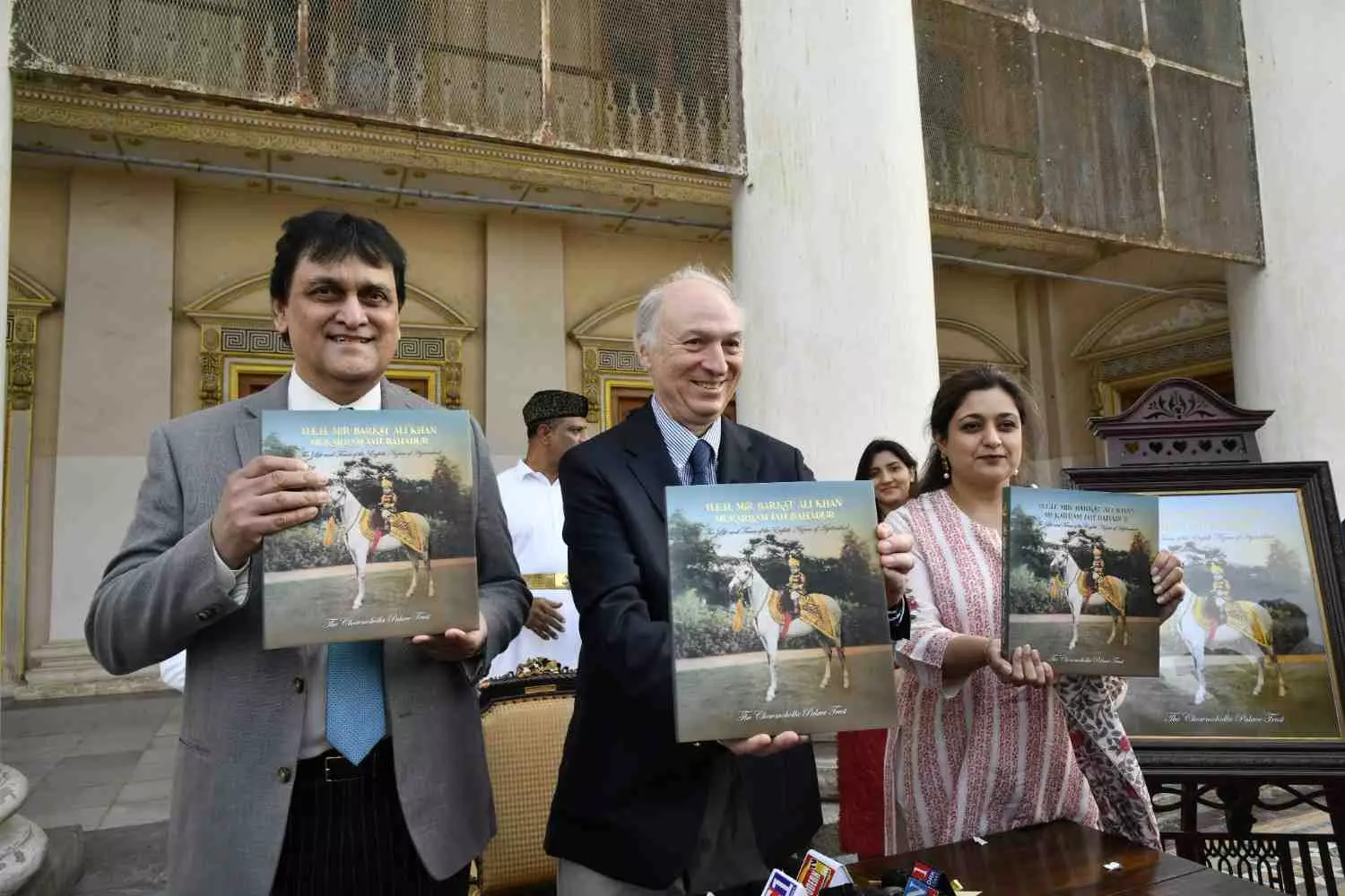 చరిత్ర నుంచి జ్ఞాపకాల వరకు: 8వ నిజాం ముకర్రం జాపై అరుదైన పుస్తకం