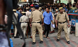 KTR టెలిఫోన్ ట్యాపింగ్ కేసు విచారణ దగ్గిర పరిస్థితి ఉద్రిక్తం